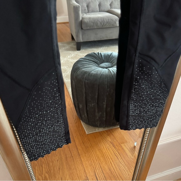 Lululemon 7/8 Scallop Leggins - Picture 1 of 8